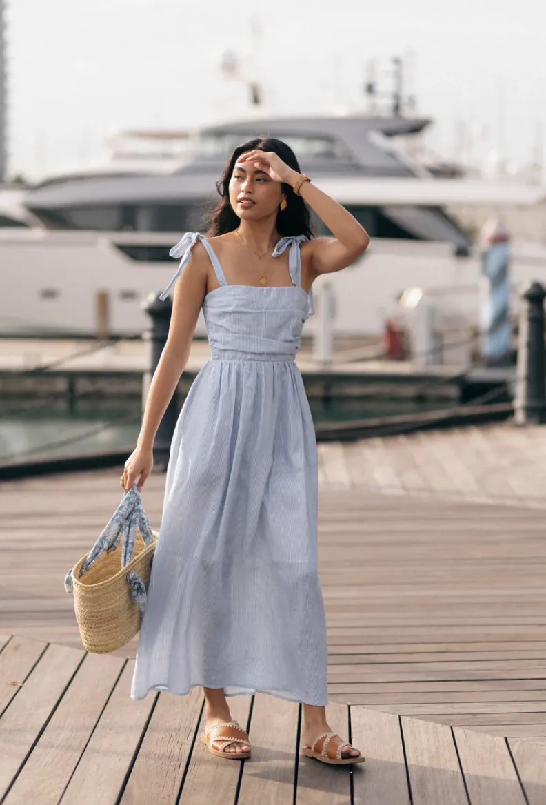 Classic Linen Shorts in White