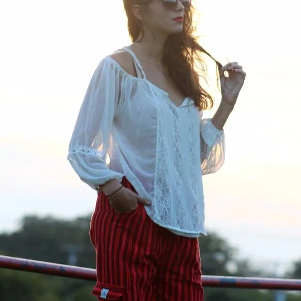 (Medium) White with Black Stripies 0104