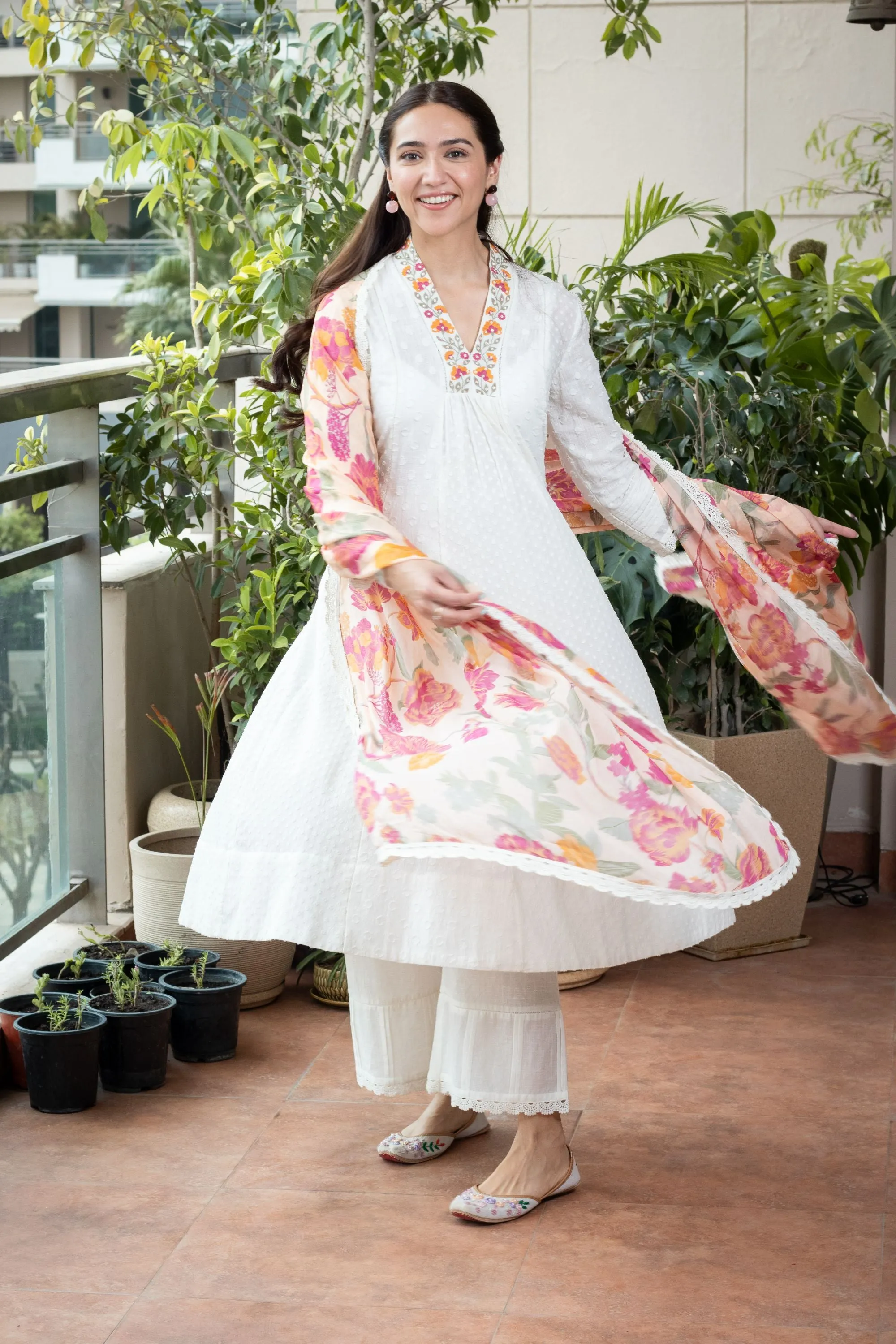 Sahiba Bali IN SUMANA WHITE COTTON SLUB JACQUARD KURTA SET 