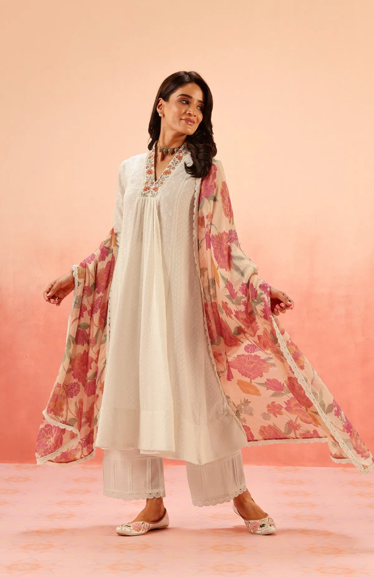 Sahiba Bali IN SUMANA WHITE COTTON SLUB JACQUARD KURTA SET 