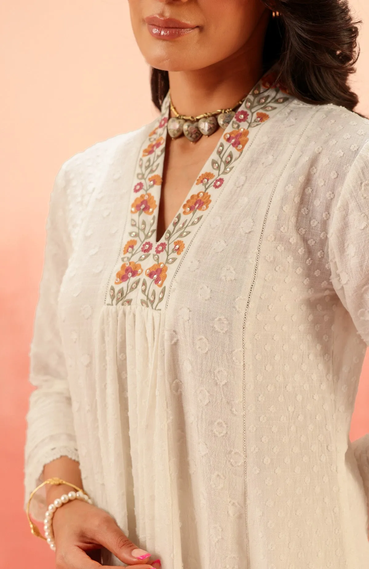 Sahiba Bali IN SUMANA WHITE COTTON SLUB JACQUARD KURTA SET 