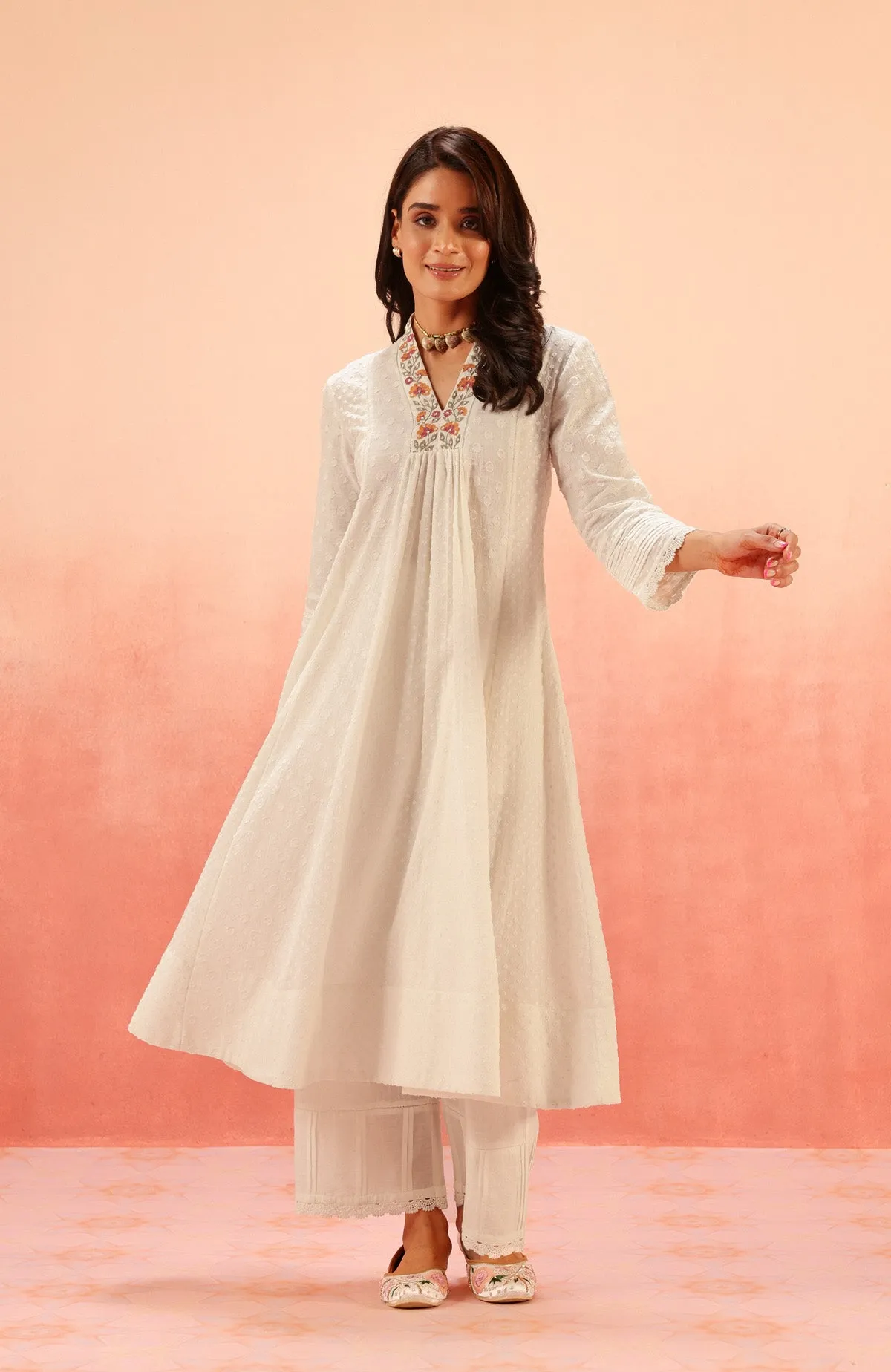 Sahiba Bali IN SUMANA WHITE COTTON SLUB JACQUARD KURTA SET 
