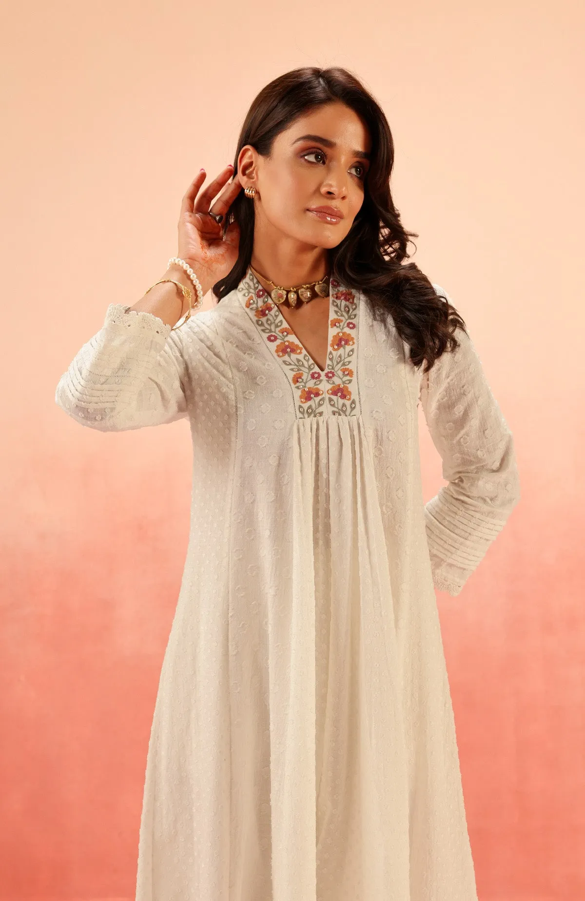 Sahiba Bali IN SUMANA WHITE COTTON SLUB JACQUARD KURTA SET 