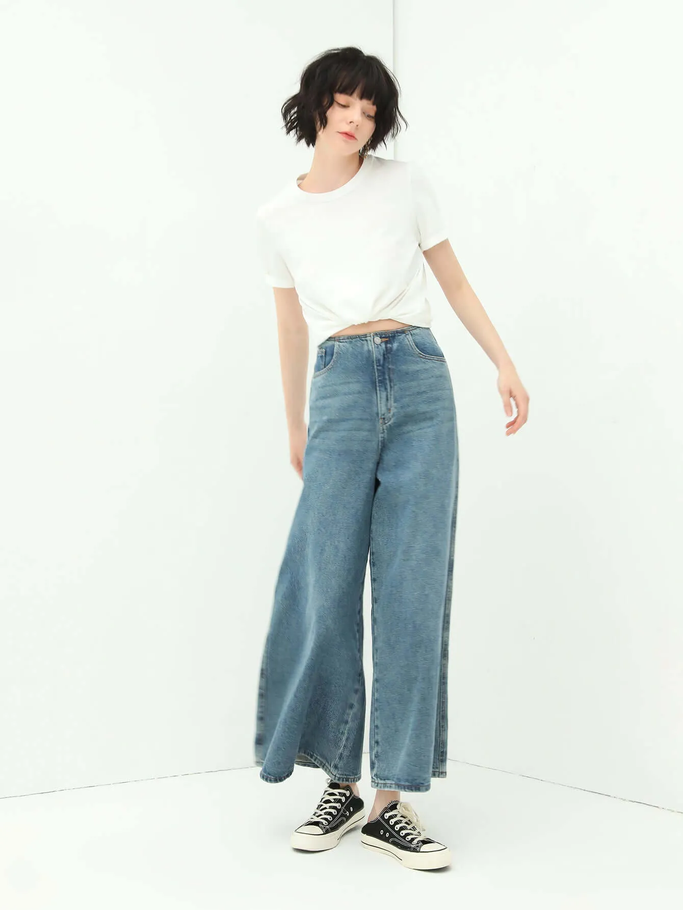 Stain-Resistant White Cotton U-Neck Short Sleeve Tee