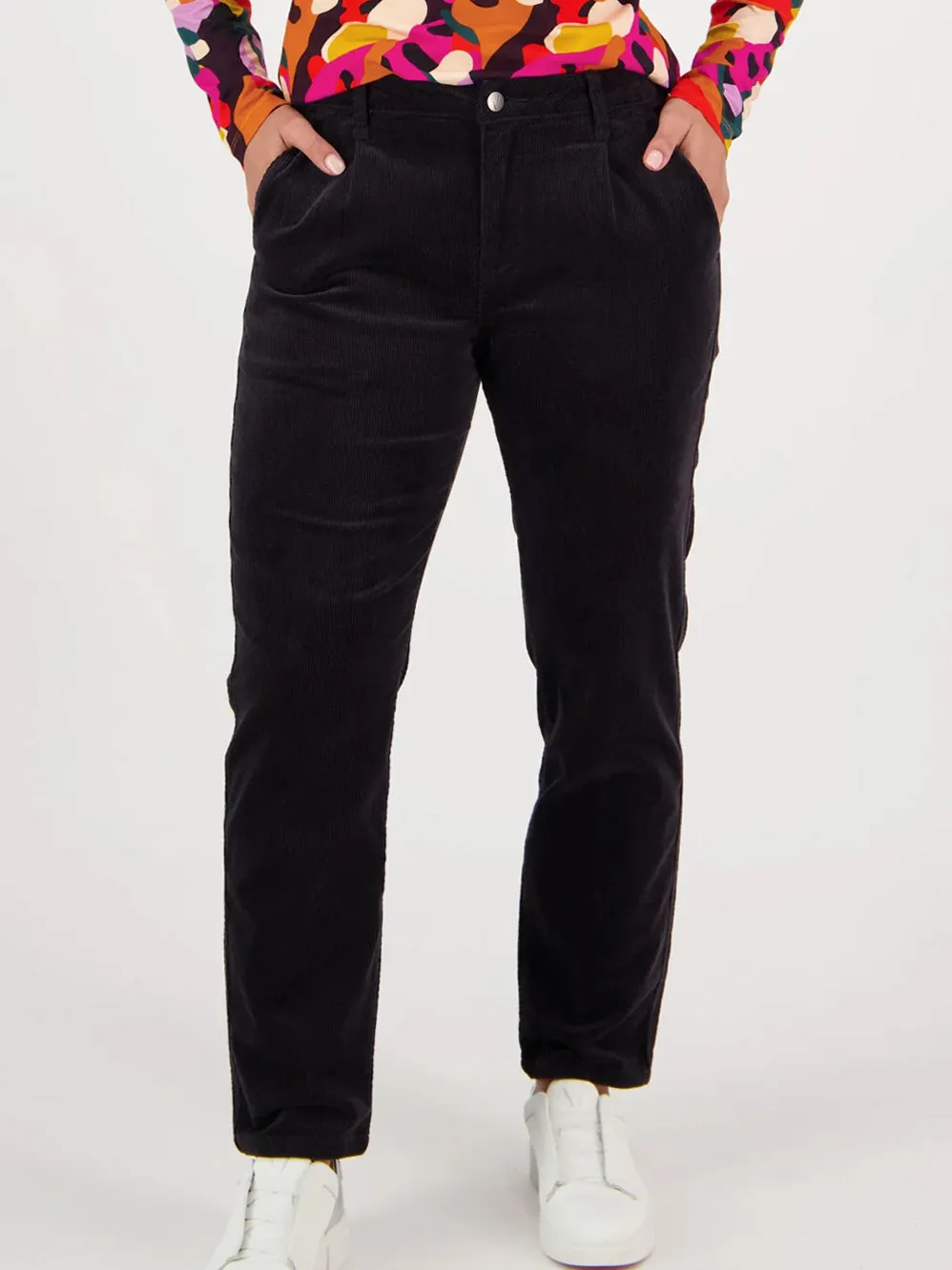 VASSALLI RELAXED CORD TROUSER