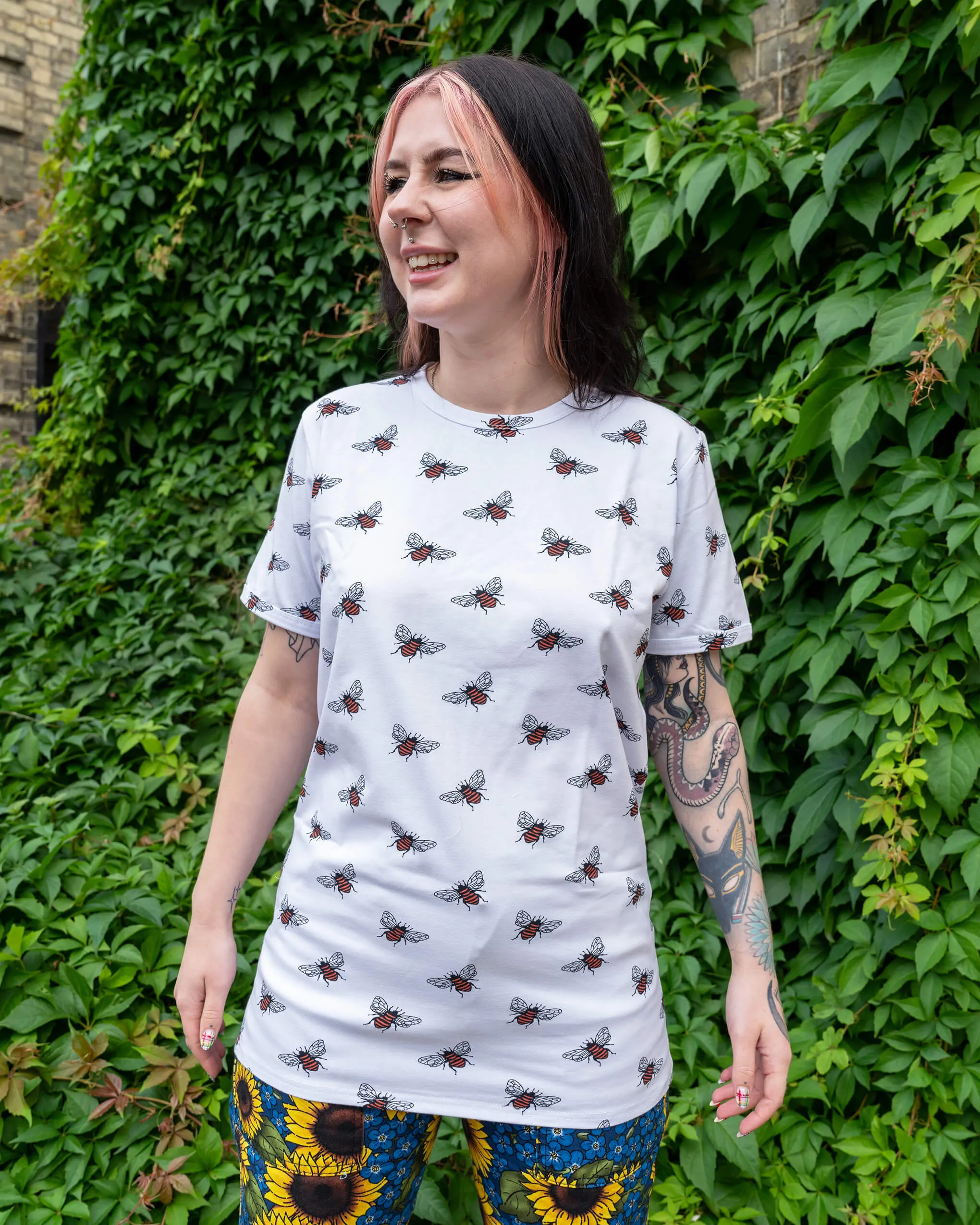 White Bee Short Sleeve T Shirt